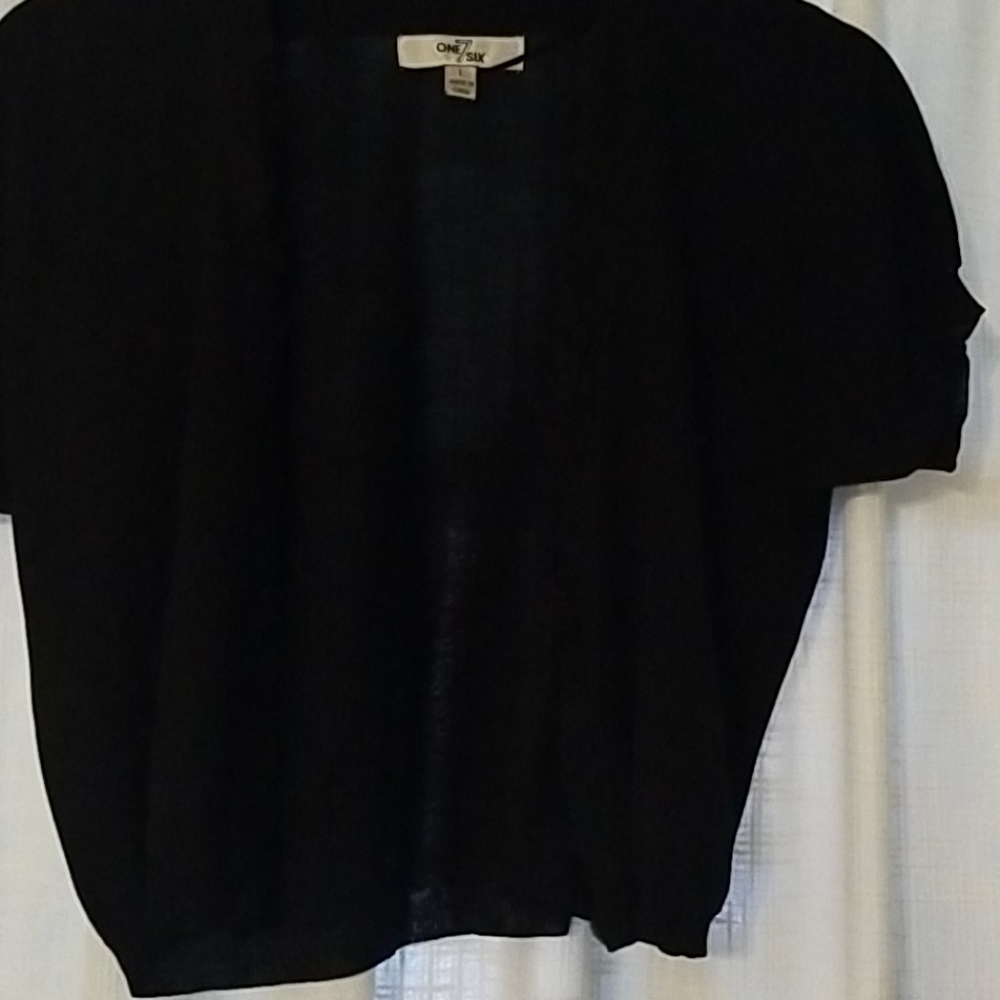 Short sleeve Shrug with sequin